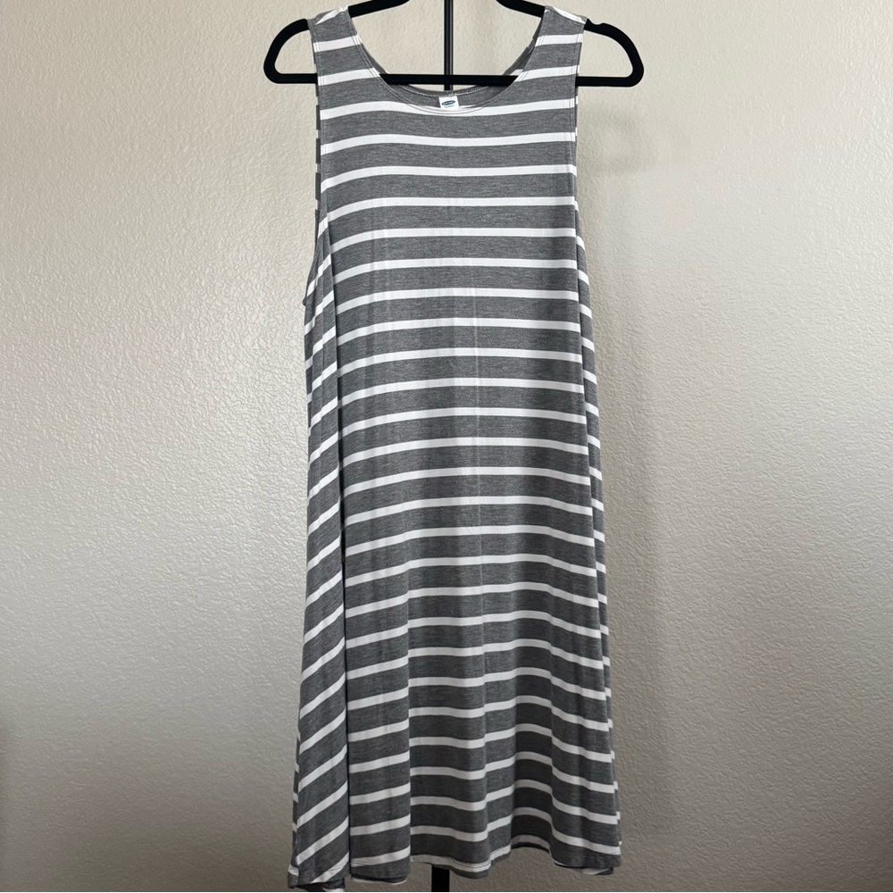 BUNDLE OF 3 Women’s Old Navy Sleeveless Dresses - Picture 2 of 13